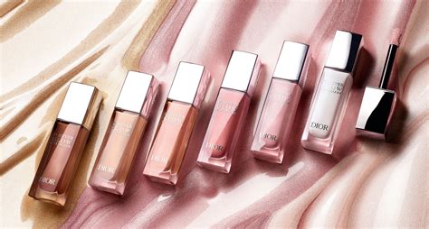 Dior Forever Glow Maximizer Complexion liquid highlighter .